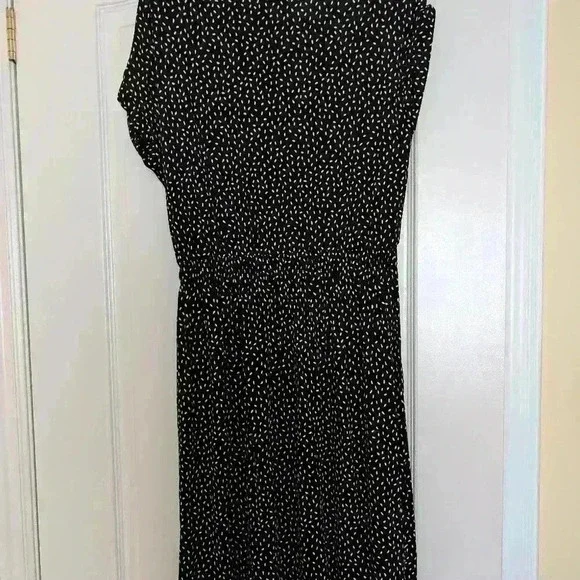 Reitmans size small black dress with white  dots - Picture 5 of 7